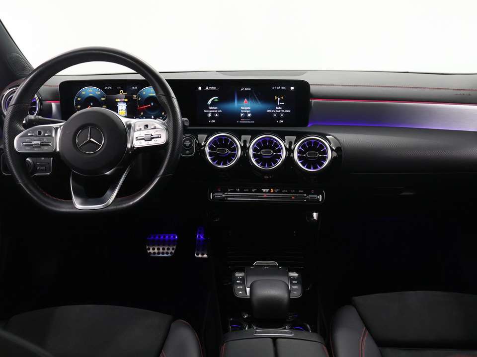 Mercedes-Benz CLA 180 - Imagem 8
