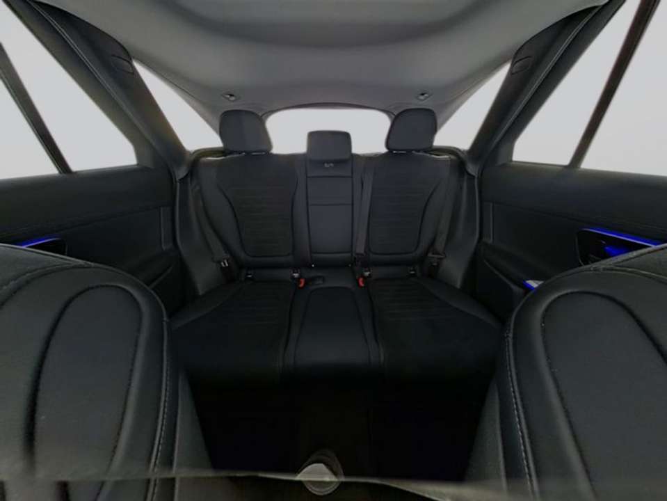 Mercedes-Benz GLC 300 - Imagem 8