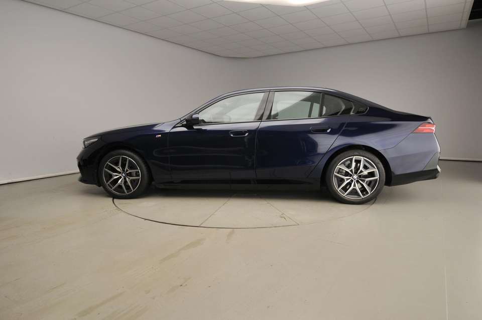 BMW i5 - Imagem 2