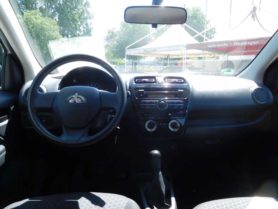 Mitsubishi Space Star - Imagem 9