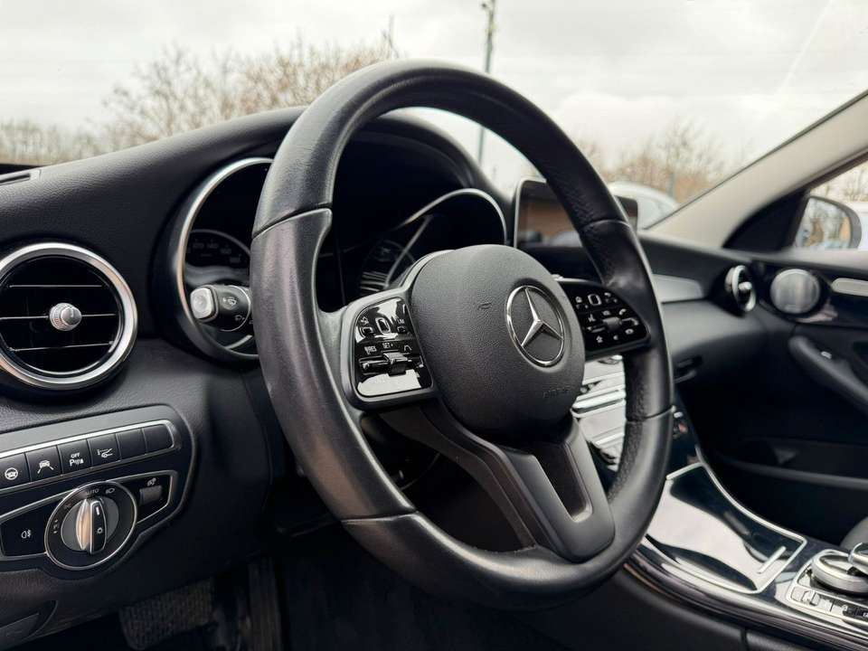 Mercedes-Benz C 300 - Imagem 8