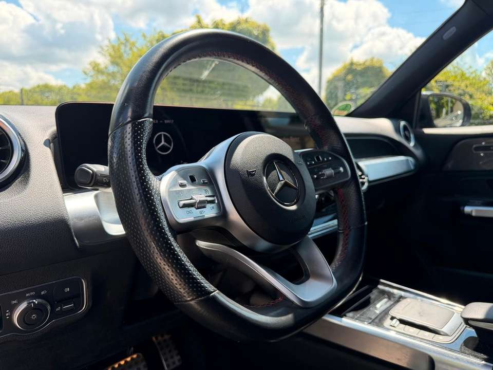 Mercedes-Benz GLB 220 - Imagem 8