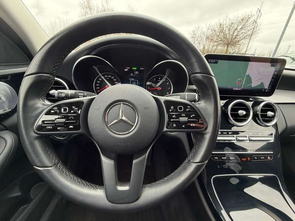 Mercedes-Benz C 300 - Imagem 11