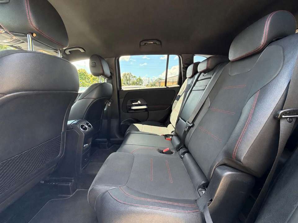 Mercedes-Benz GLB 220 - Imagem 10