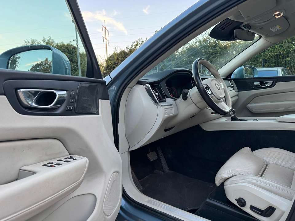 Volvo XC60 - Imagem 8