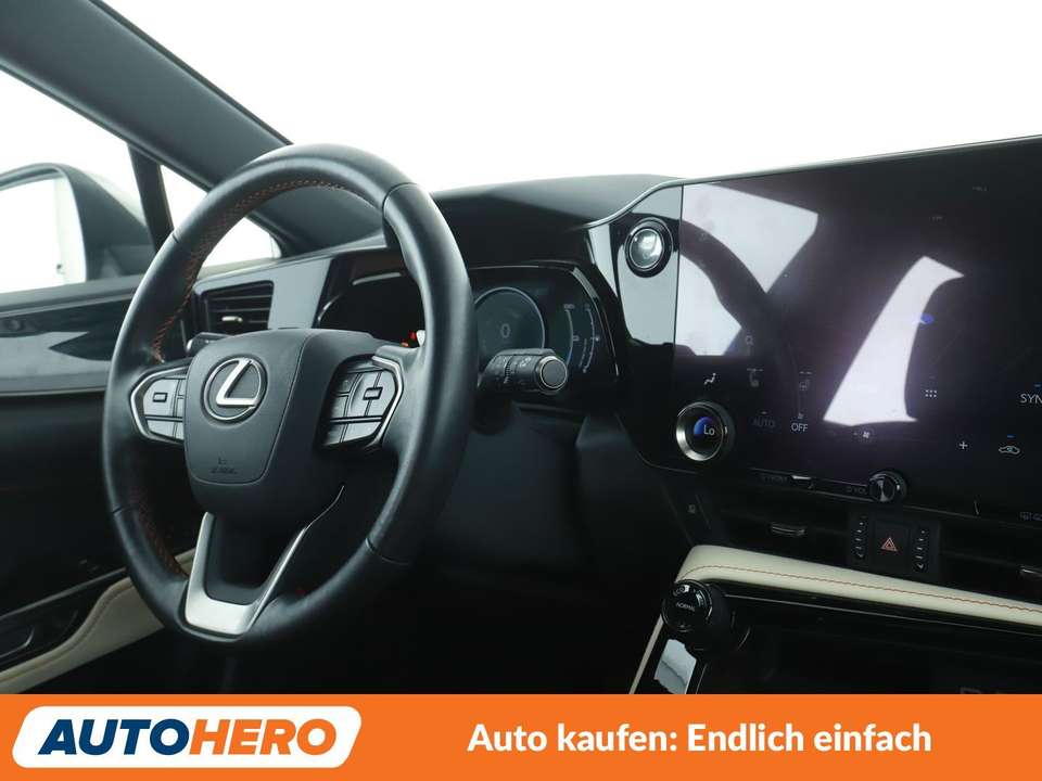 Lexus NX 450h+ - Imagem 13