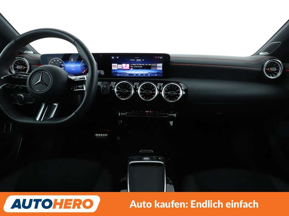 Mercedes-Benz CLA 200 - Imagem 12