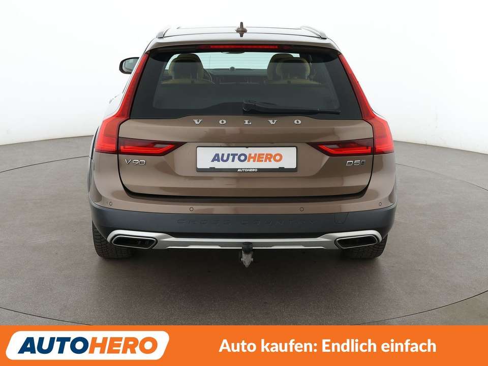 Volvo V90 Cross Country - Imagem 5