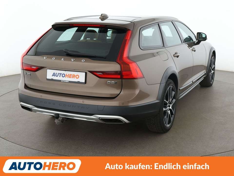 Volvo V90 Cross Country - Imagem 6