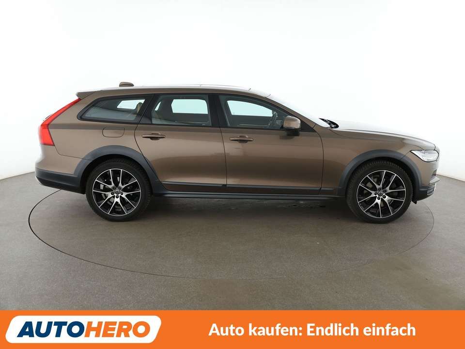 Volvo V90 Cross Country - Imagem 7