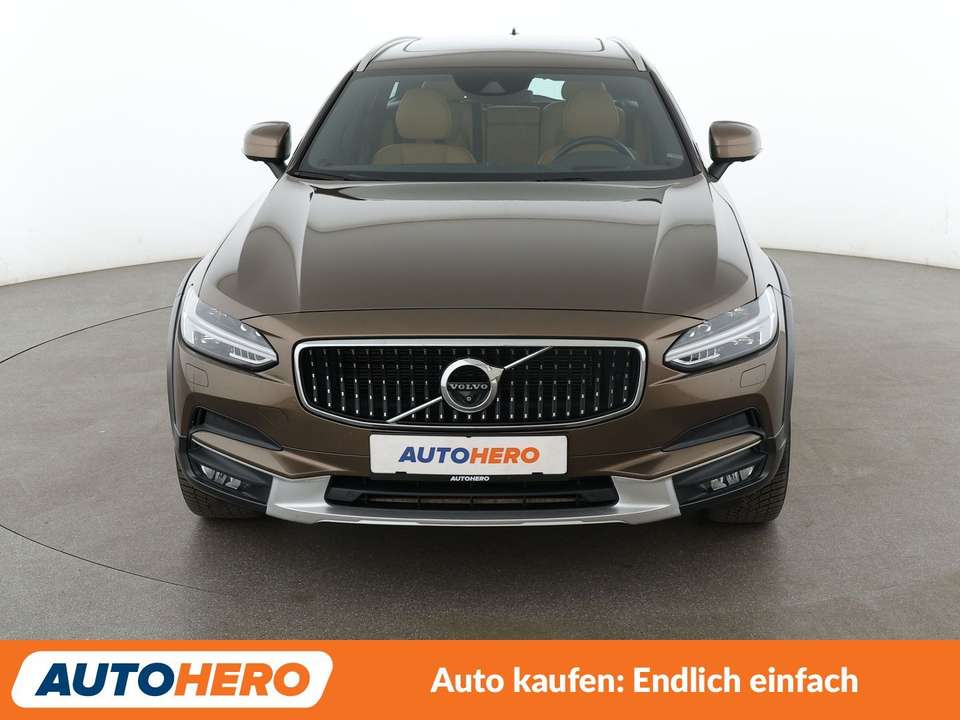 Volvo V90 Cross Country - Imagem 9