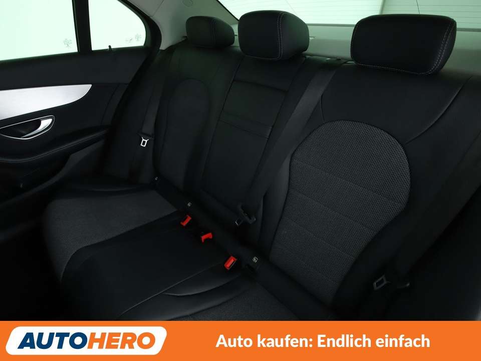 Mercedes-Benz C 180 - Imagem 14