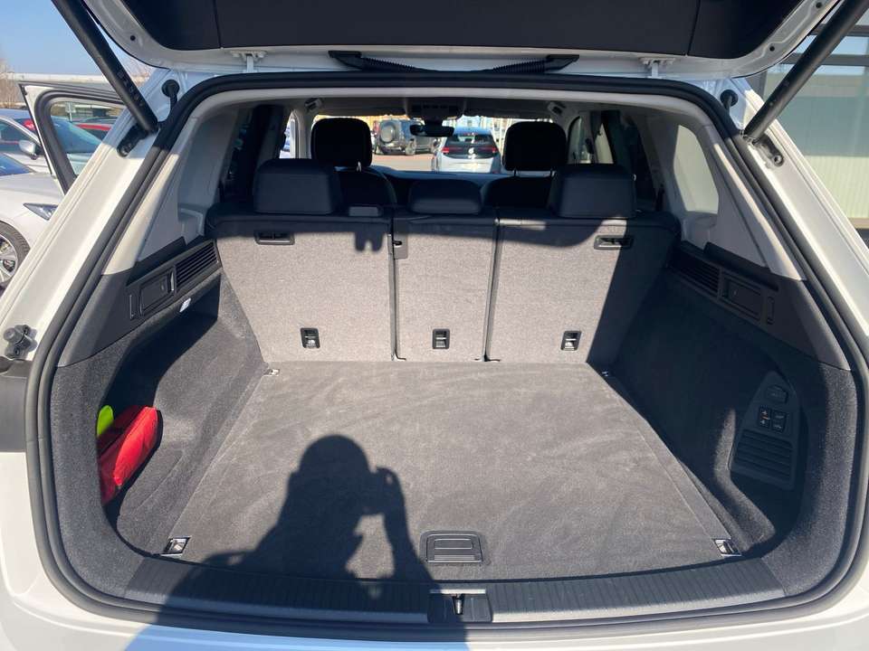 Volkswagen Touareg - Imagem 13