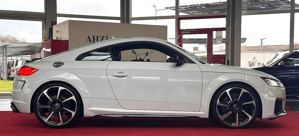 Audi TT RS - Imagem 2