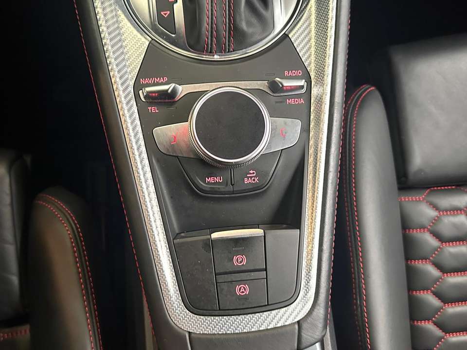 Audi TT RS - Imagem 12