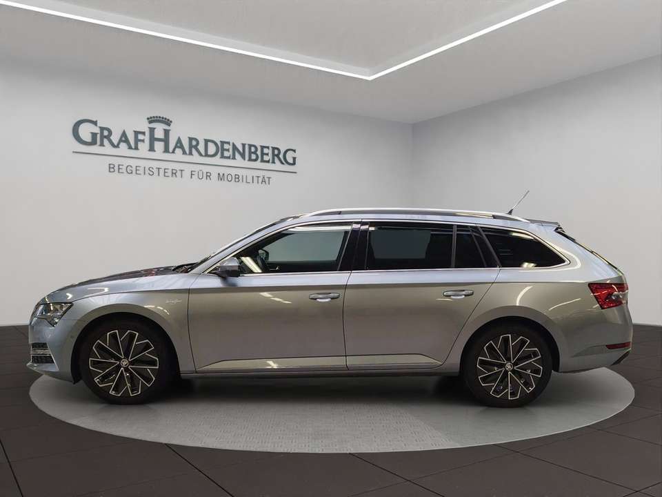 Skoda Superb - Imagem 2