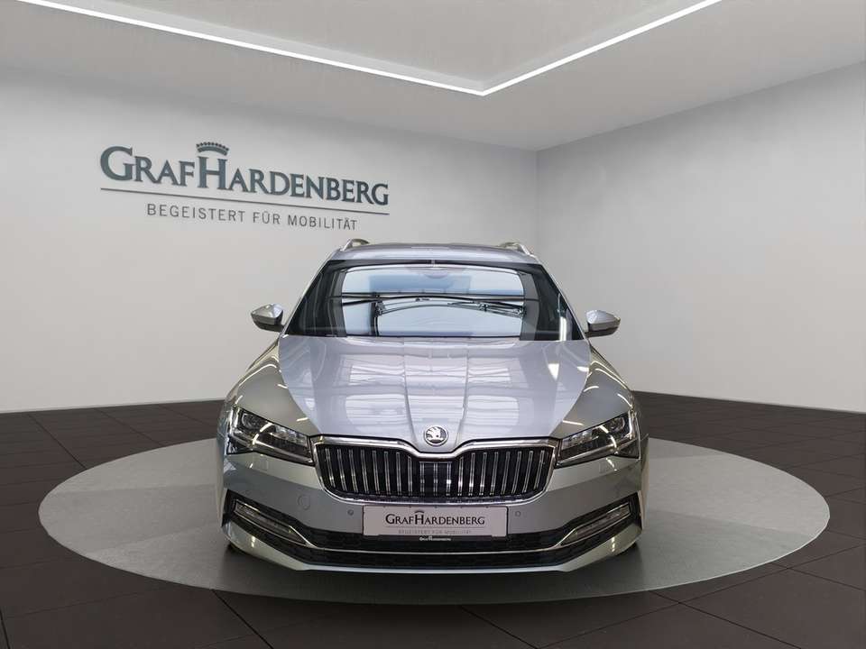 Skoda Superb - Imagem 9