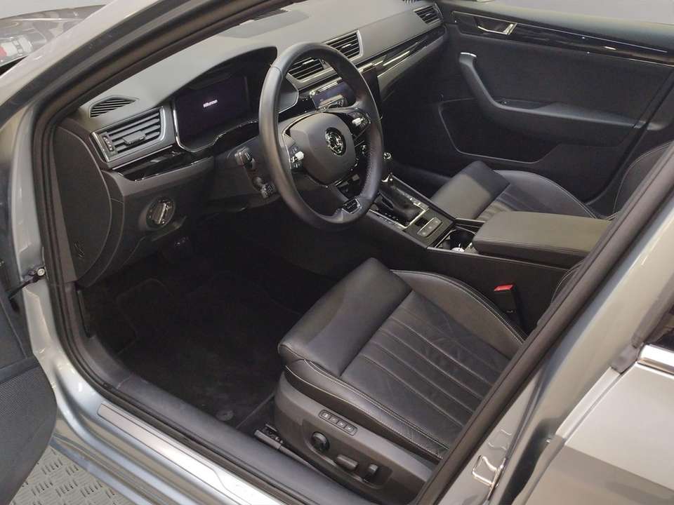 Skoda Superb - Imagem 11
