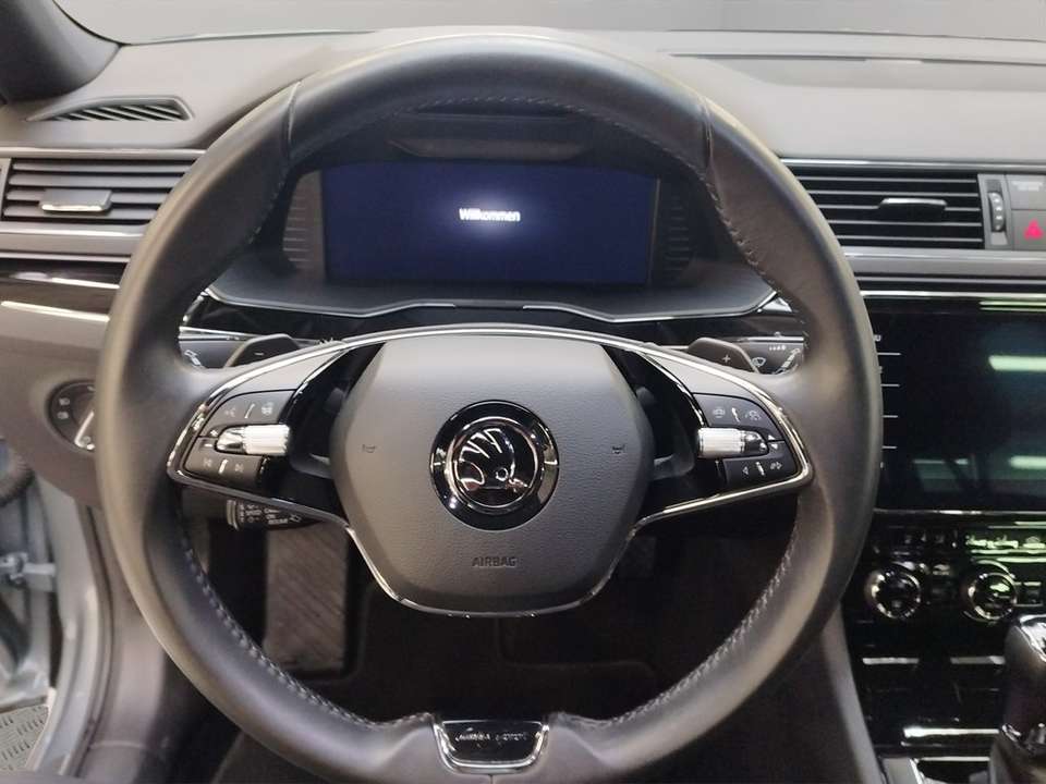 Skoda Superb - Imagem 12