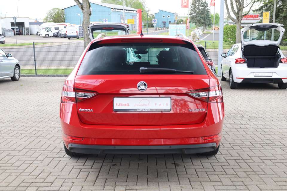 Skoda Superb - Imagem 4