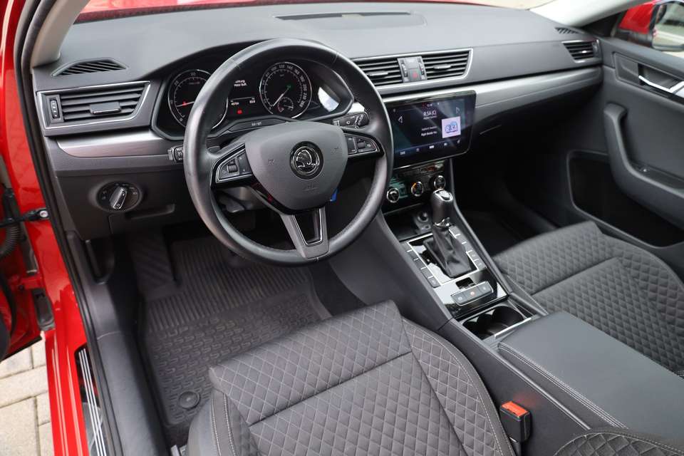 Skoda Superb - Imagem 8