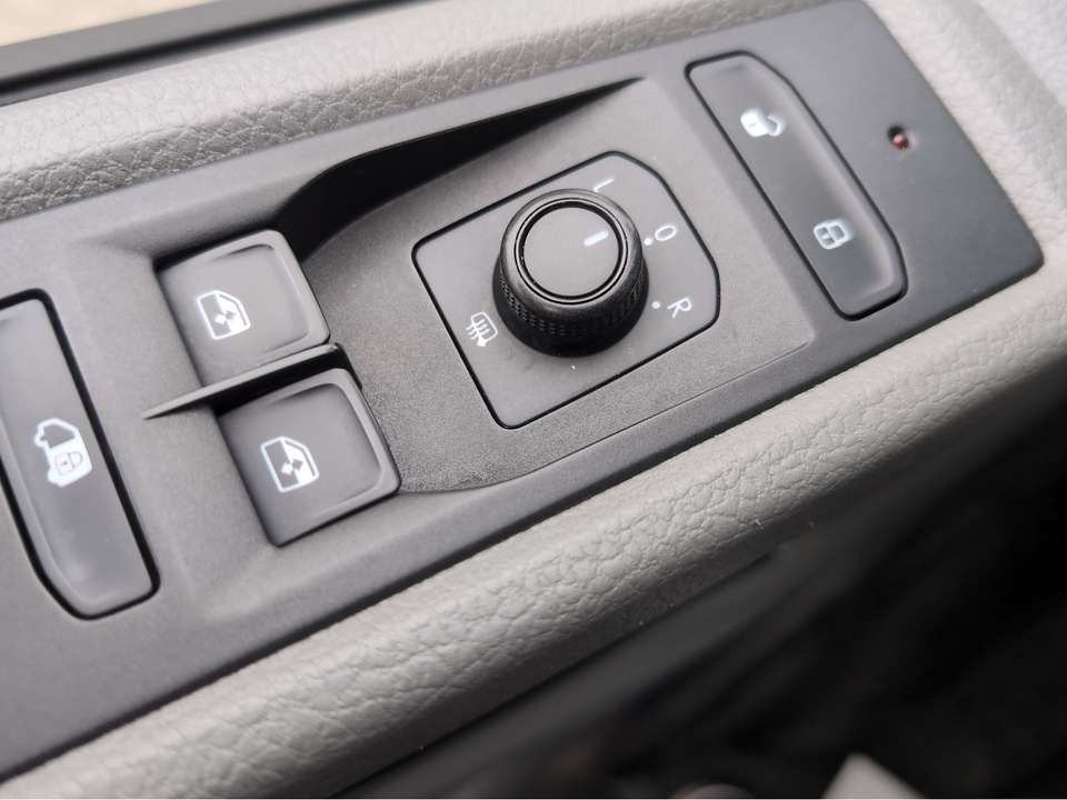 Volkswagen T6.1 Transporter - Imagem 12