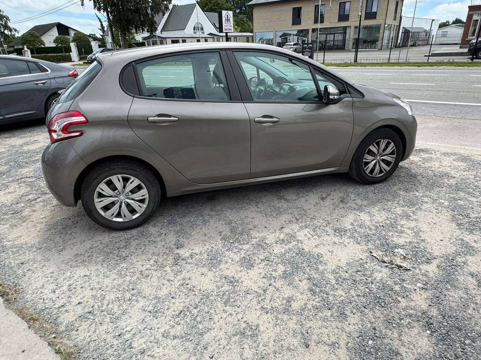 Peugeot 208 - Imagem 10