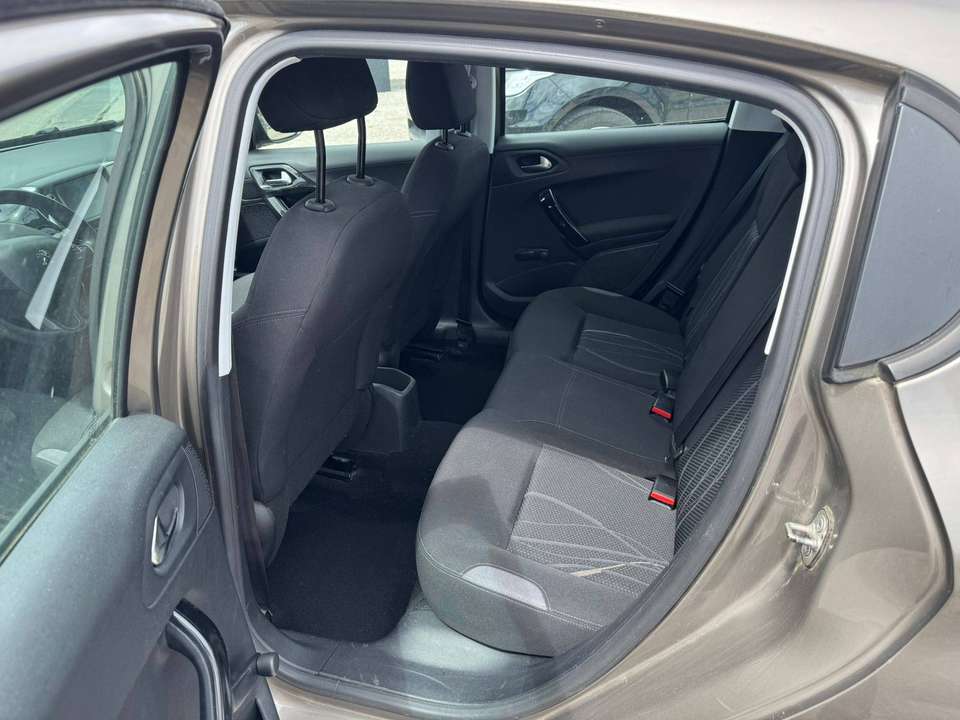 Peugeot 208 - Imagem 14