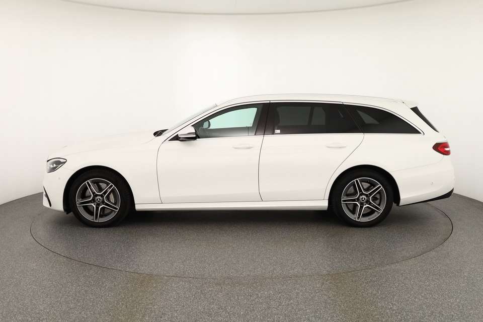 Mercedes-Benz E 300 - Imagem 3