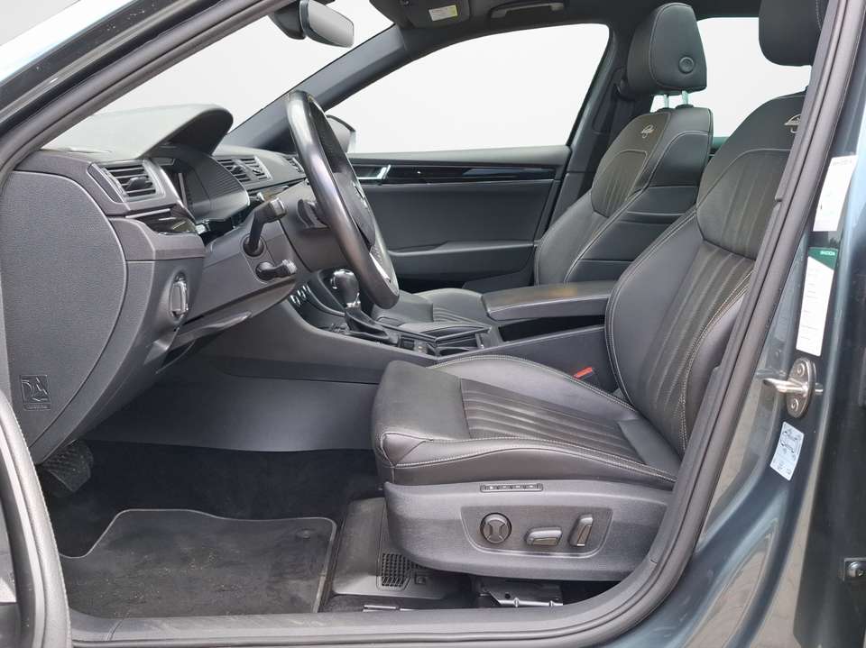 Skoda Superb - Imagem 8