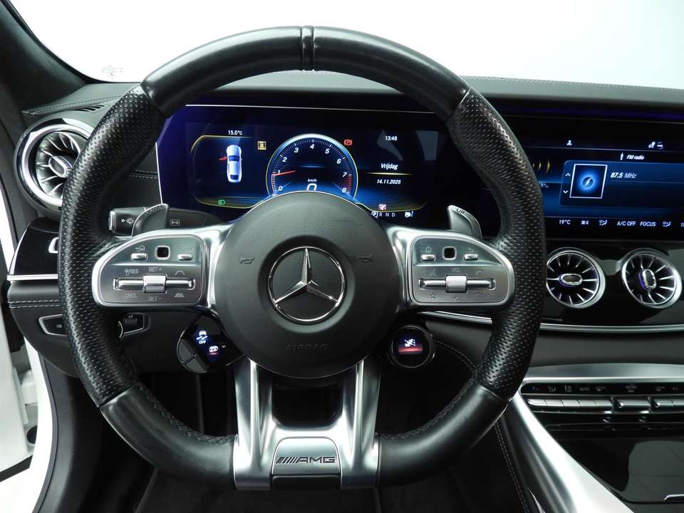 Mercedes-Benz AMG GT - Imagem 11