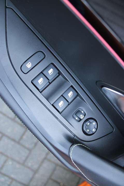 Peugeot 2008 - Imagem 13