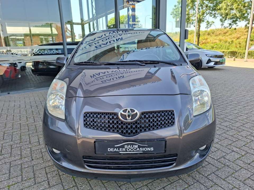 Toyota Yaris - Imagem 2