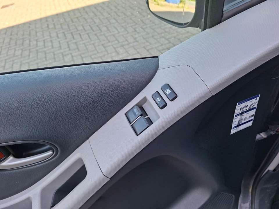 Toyota Yaris - Imagem 9