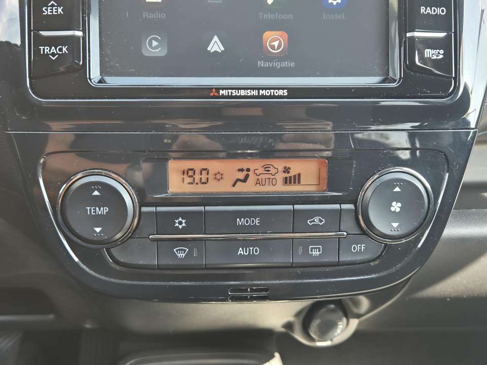 Mitsubishi Space Star - Imagem 13