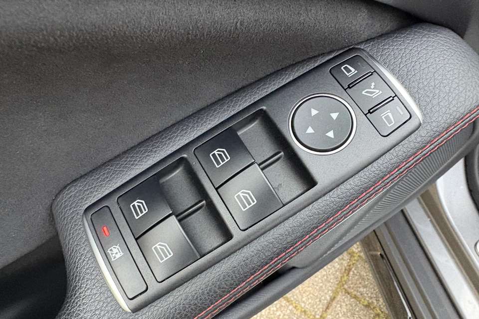 Mercedes-Benz GLA 180 - Imagem 13