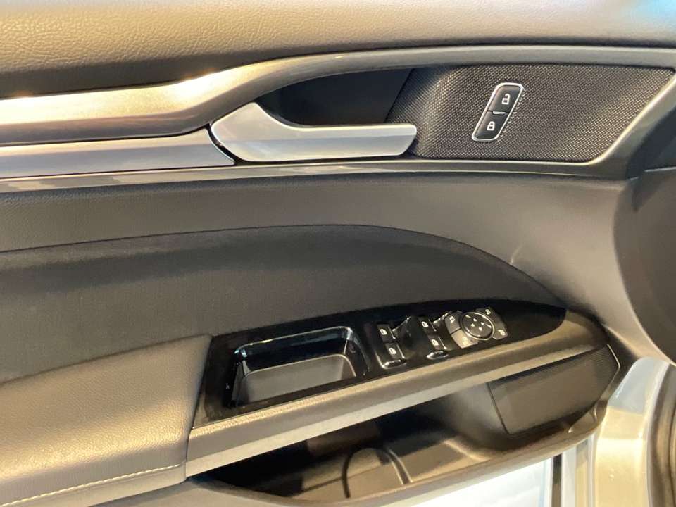 Ford Mondeo - Imagem 12