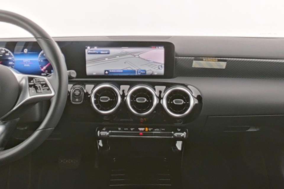 Mercedes-Benz A 180 - Imagem 15