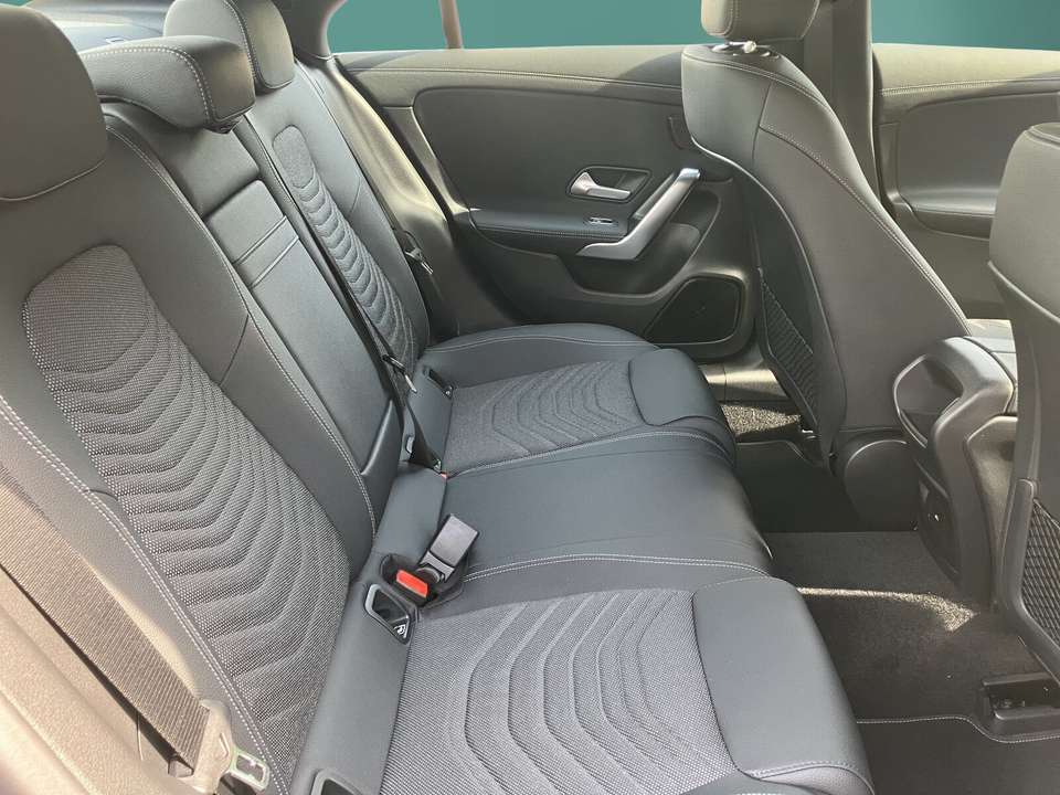Mercedes-Benz CLA 200 - Imagem 12