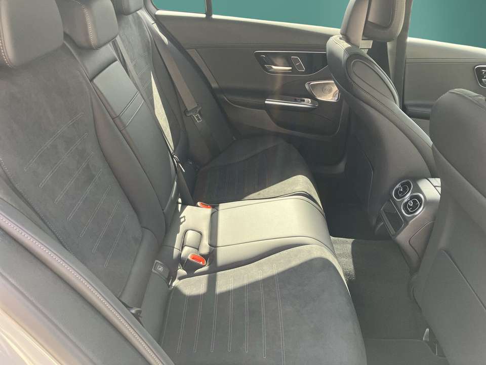 Mercedes-Benz C 220 - Imagem 12