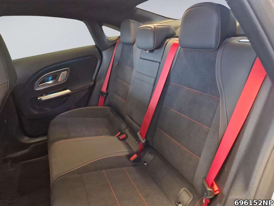 Mercedes-Benz CLA 200 - Imagem 11