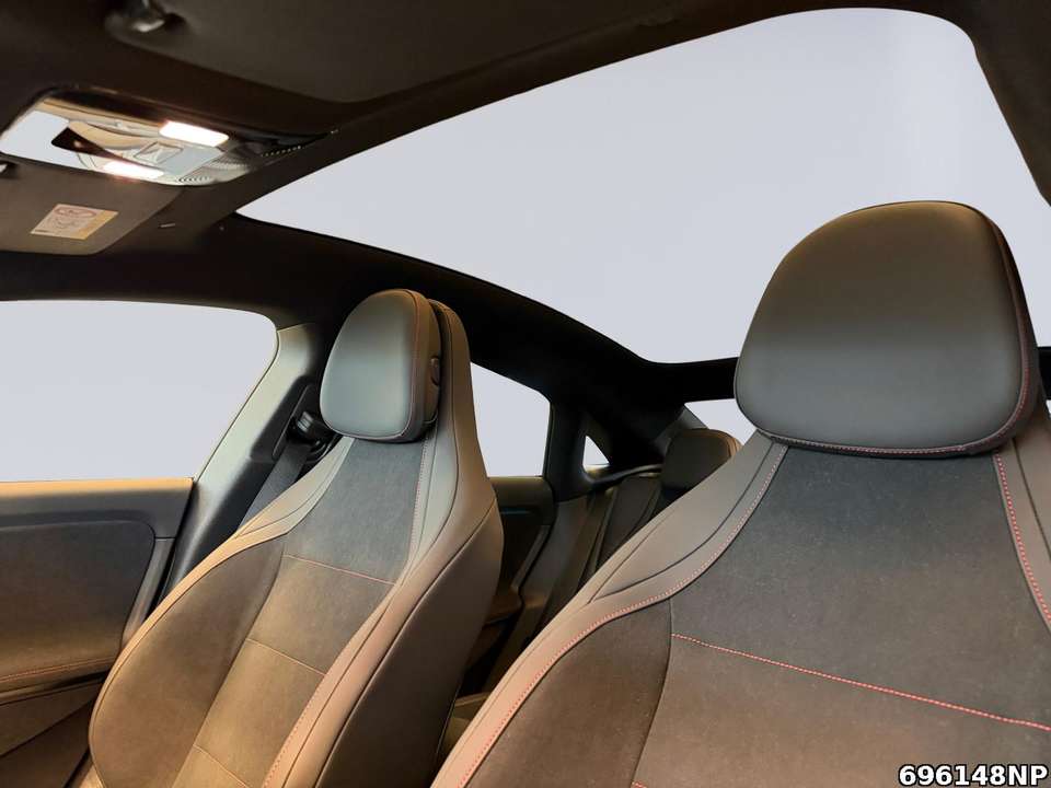 Mercedes-Benz CLA 200 - Imagem 13