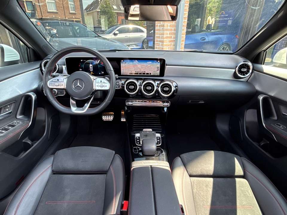 Mercedes-Benz A 180 - Imagem 2