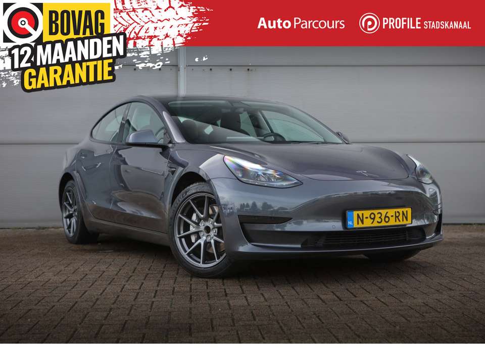 Tesla Model 3 - Imagem 1