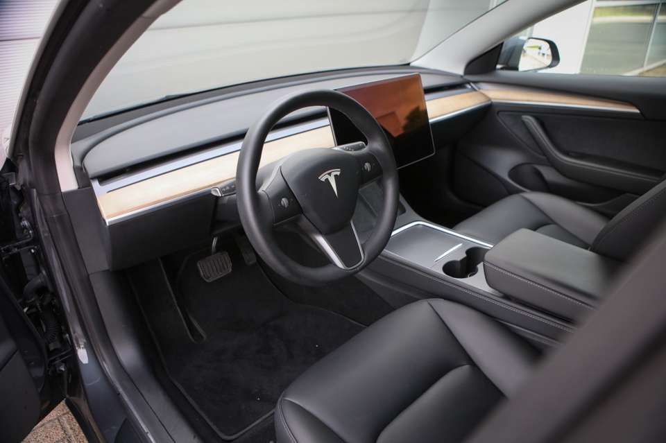 Tesla Model 3 - Imagem 3