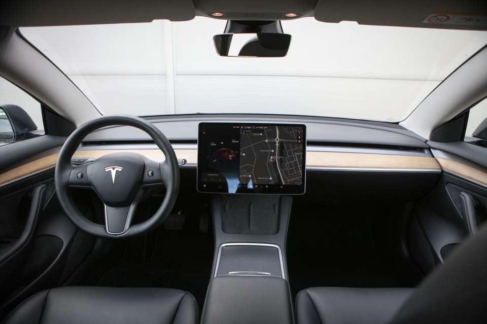 Tesla Model 3 - Imagem 7