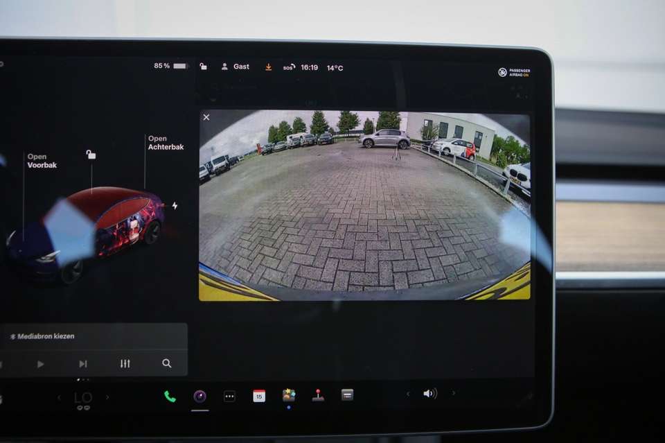 Tesla Model 3 - Imagem 10