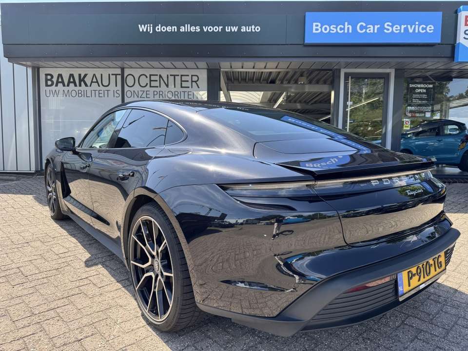 Porsche Taycan - Imagem 5
