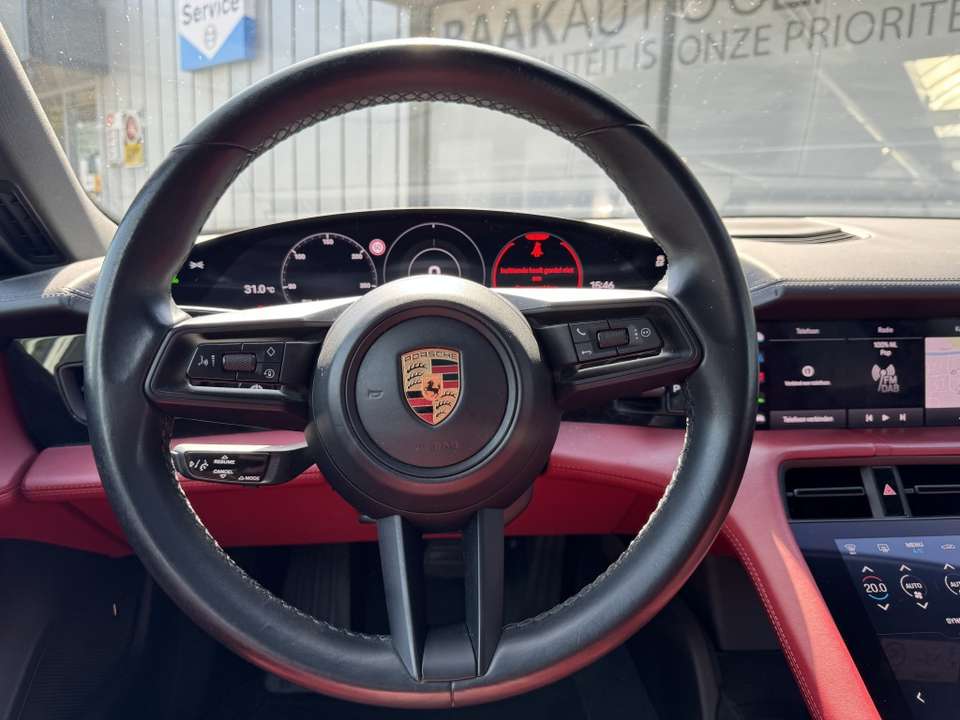 Porsche Taycan - Imagem 10