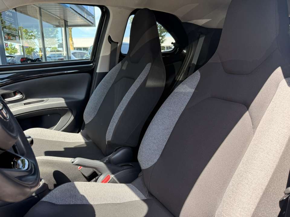 Toyota Aygo X - Imagem 7